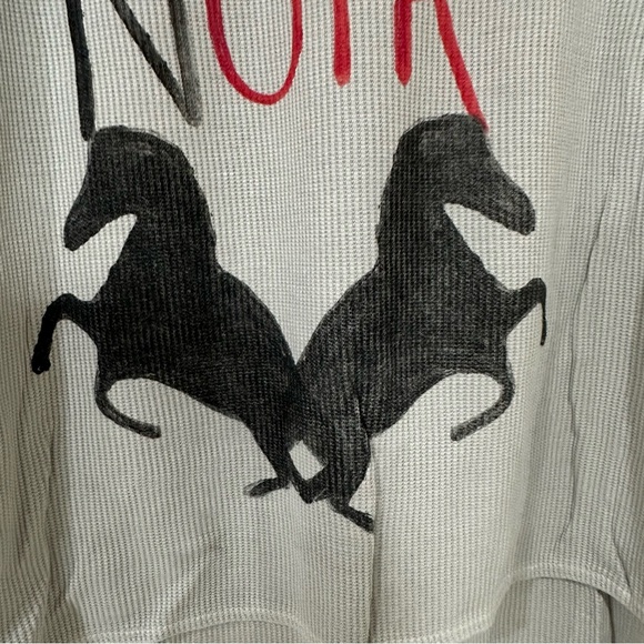 Womens Size Medium Chaser Grey Chateau Noir Loose Fit Waffle Top - Picture 2 of 5